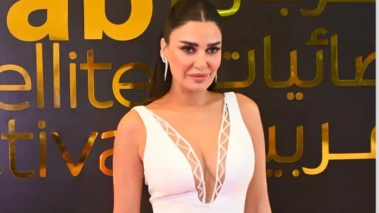 سيرين عبد النور تتصدر التريند بفستانها الأبيض الجريء في حفل الفضائيات العربية
